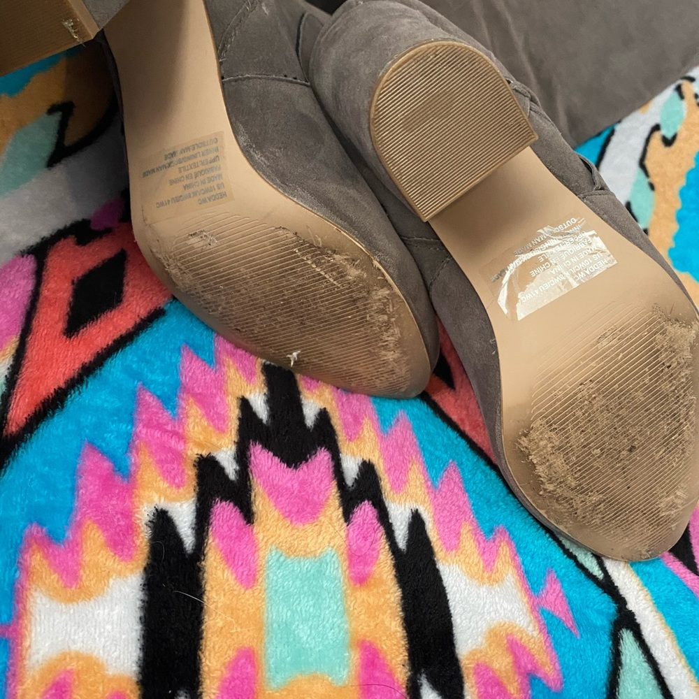 Shoe Dazzle Above the Knee Faux Suede boot - Picture 2 of 3